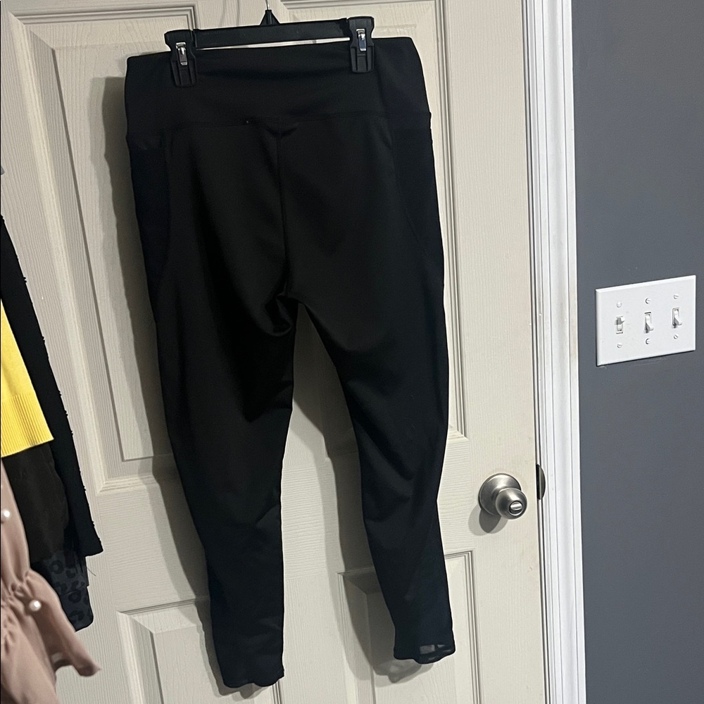 SHEIN Classic Black Leggings - Picture 3 of 3